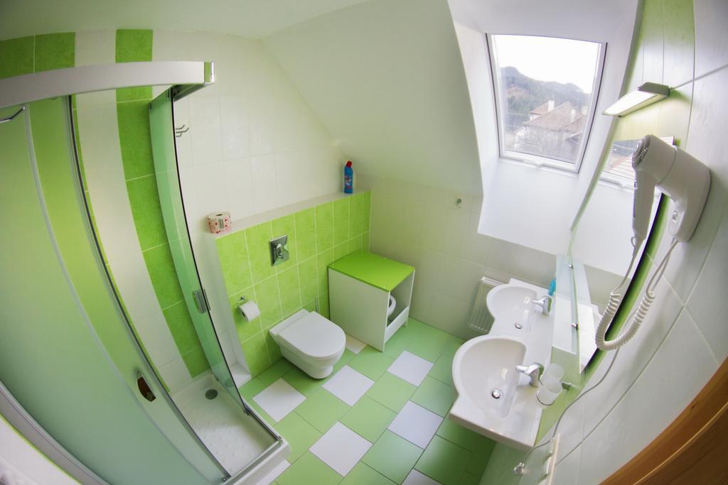 Guest House Privat Pod Lesom เปาชินา เลโฮตา ภายนอก รูปภาพ