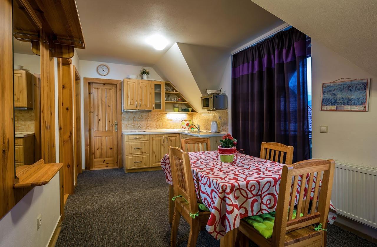Guest House Privat Pod Lesom เปาชินา เลโฮตา ภายนอก รูปภาพ