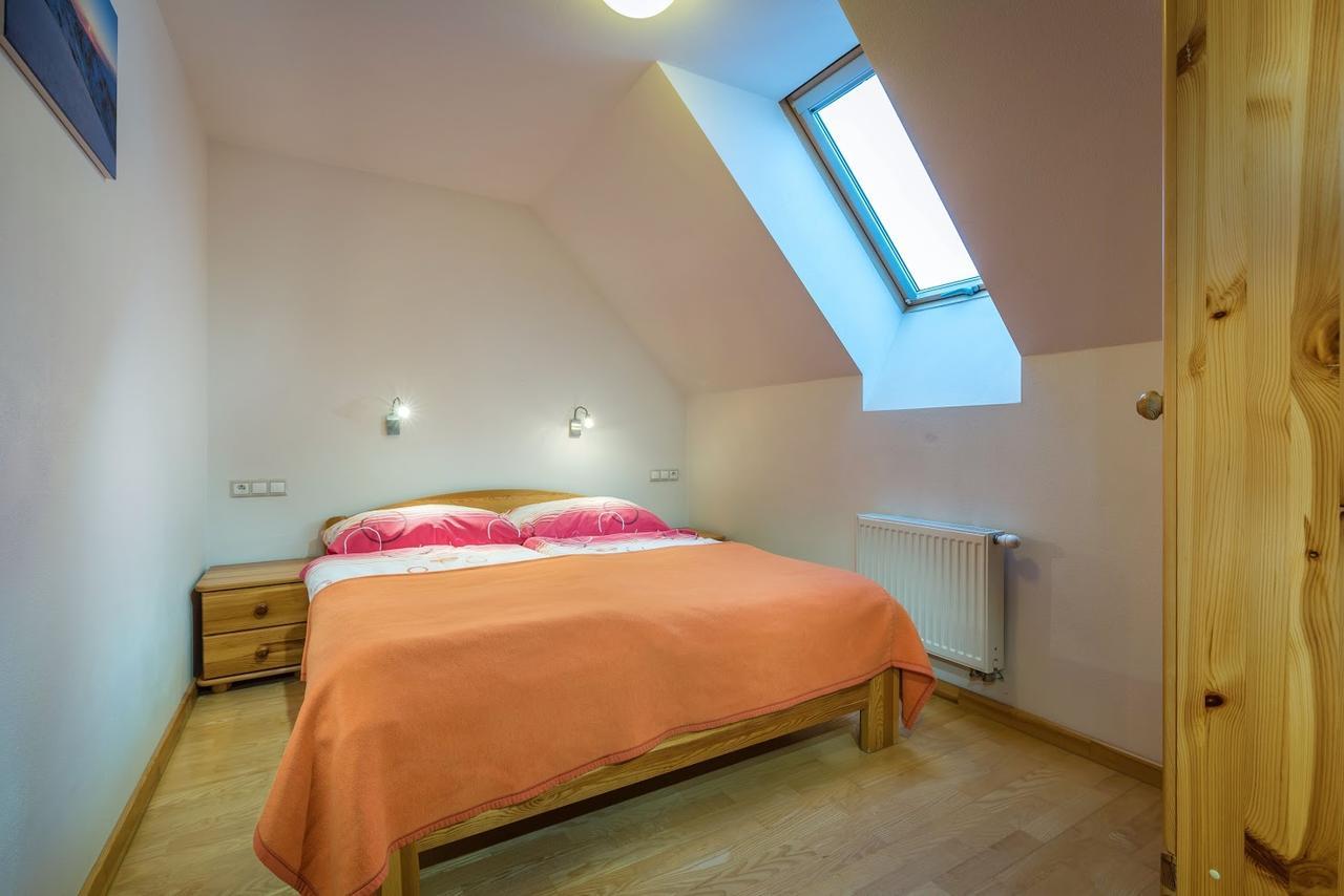 Guest House Privat Pod Lesom เปาชินา เลโฮตา ภายนอก รูปภาพ