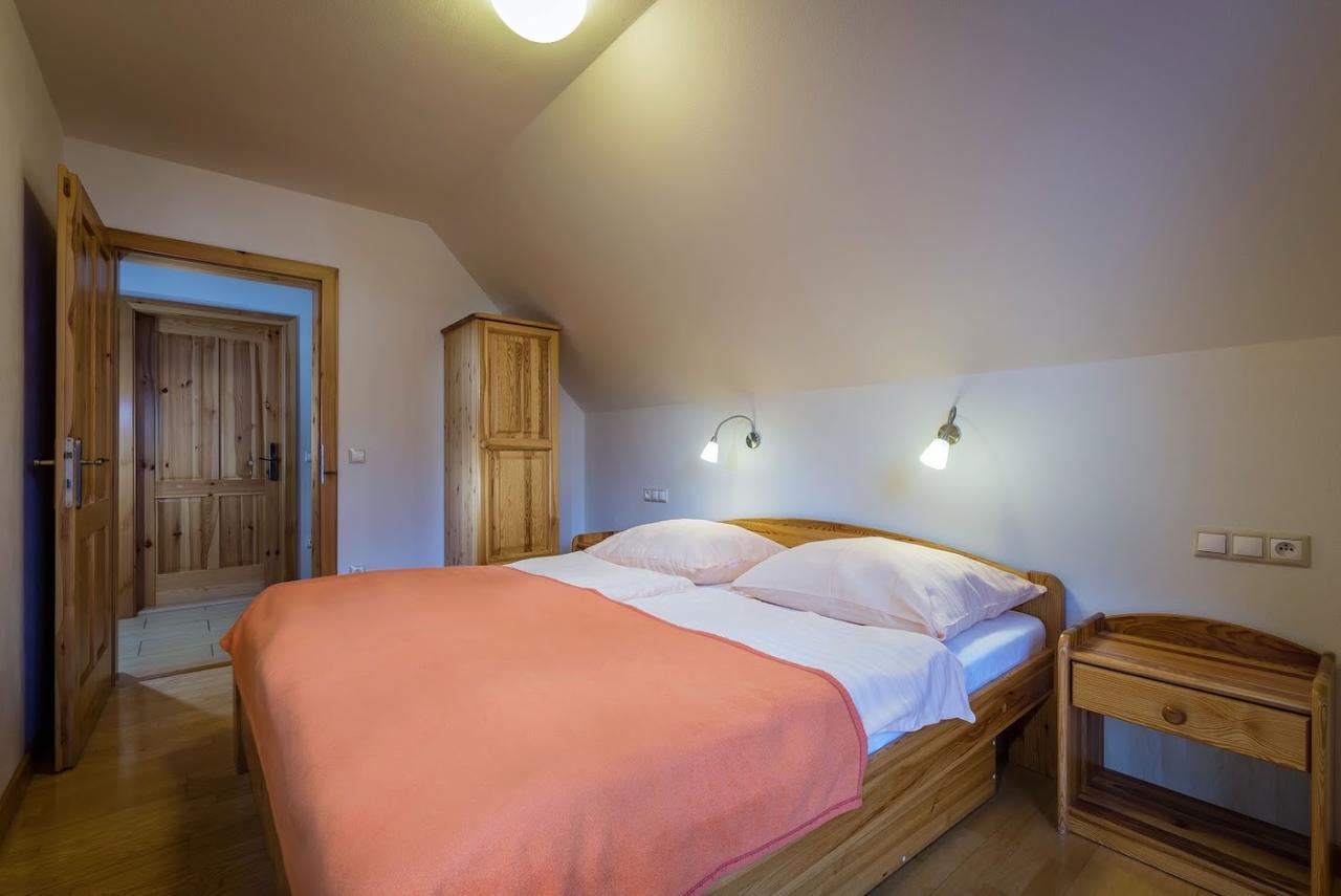 Guest House Privat Pod Lesom เปาชินา เลโฮตา ภายนอก รูปภาพ